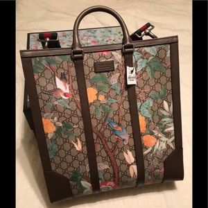 AUTHENTIC GUCCI GG TIAN SUPREME TOTE